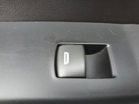 Used 2022 Chevrolet Silverado 1500 Custom image 15