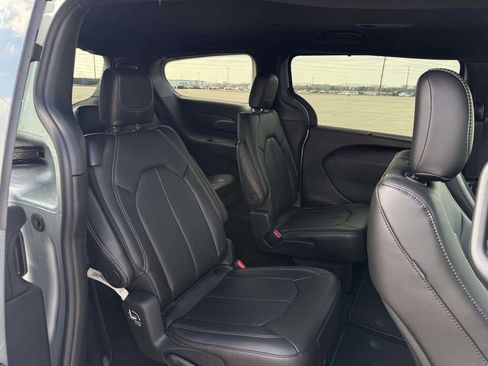 New 2026 Chrysler Voyager LX image 22