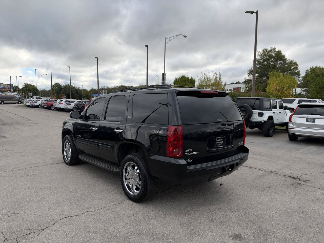 Used 2007 GMC Yukon SLT w/ SLT Preferred Equipment Group AWD/4WD image 5
