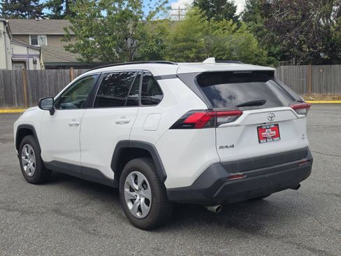 Used 2019 Toyota RAV4 LE AWD/4WD image 5