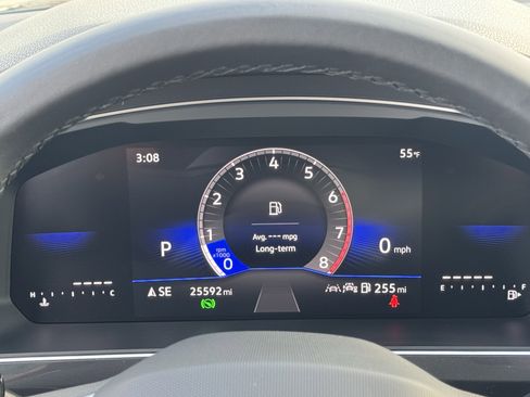 Certified 2024 Volkswagen Tiguan SE R-Line image 23