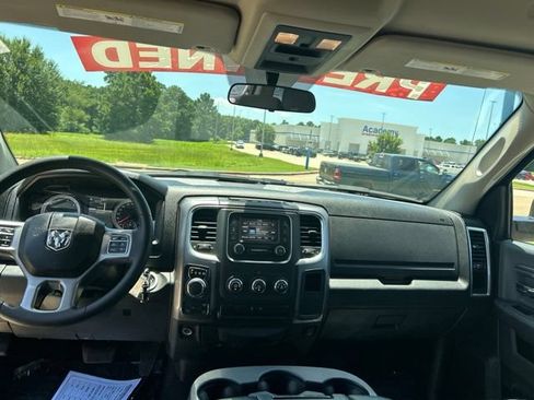 Used 2024 RAM 1500 Classic SLT AWD/4WD image 32