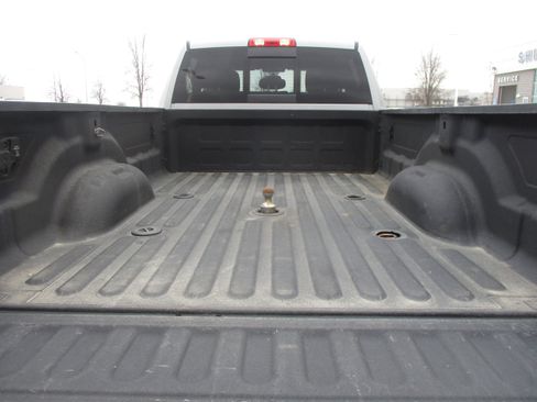 Used 2024 RAM 3500 Tradesman w/ Chrome Appearance Group AWD/4WD image 5
