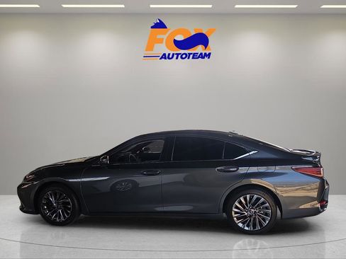 Used 2024 Lexus ES 300h Ultra Luxury w/ Accessory Package (Z2) FWD image 2
