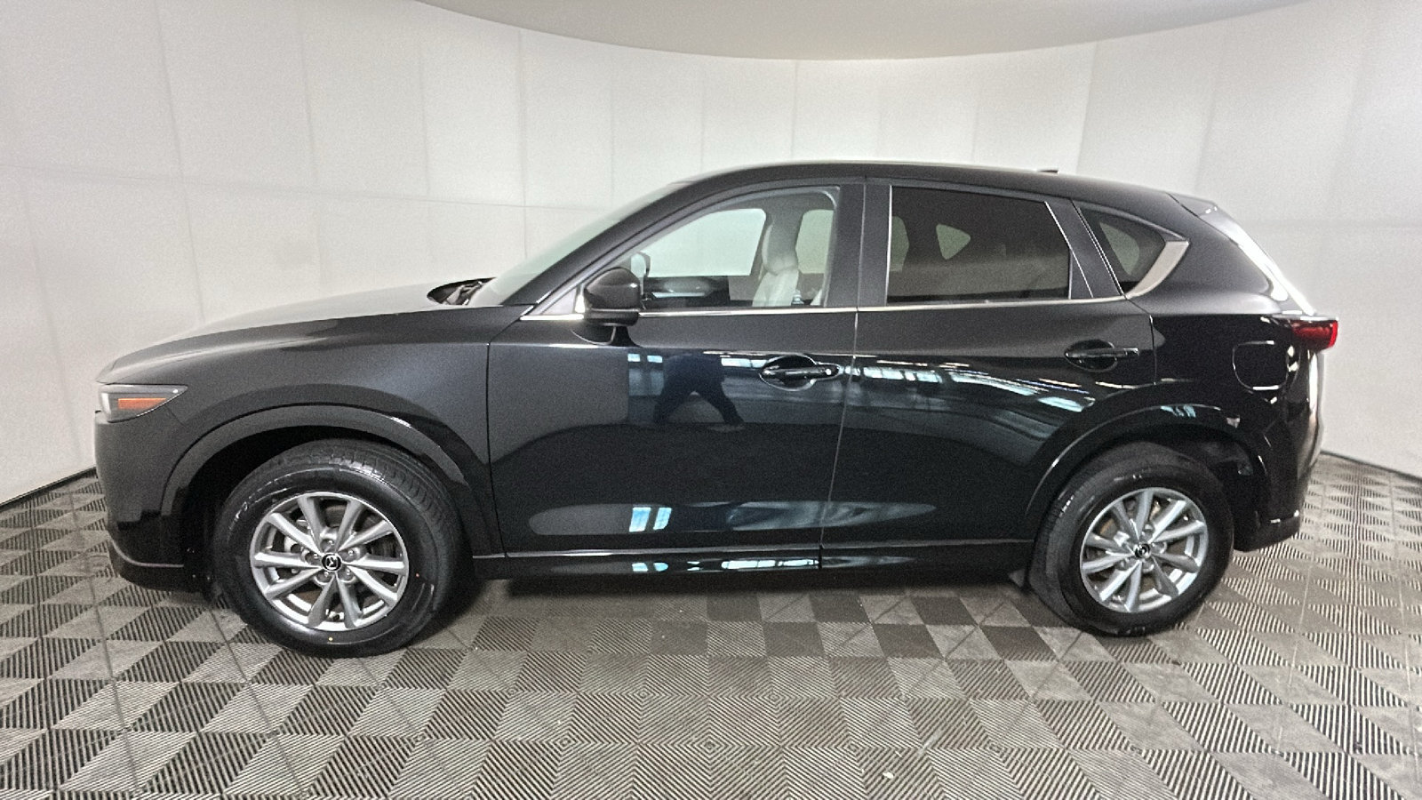 Used 2025 MAZDA CX-5 AWD 2.5 S w/ Preferred Package image 6