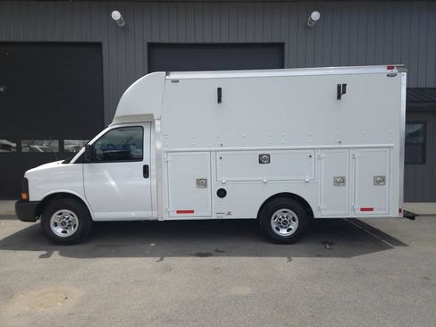 Used 2014 GMC Savana 3500 RWD image 1