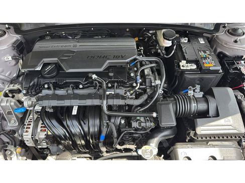 Used 2025 Hyundai Elantra Limited FWD image 28