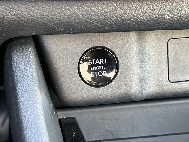 Used 2024 Nissan Rogue S FWD image 32