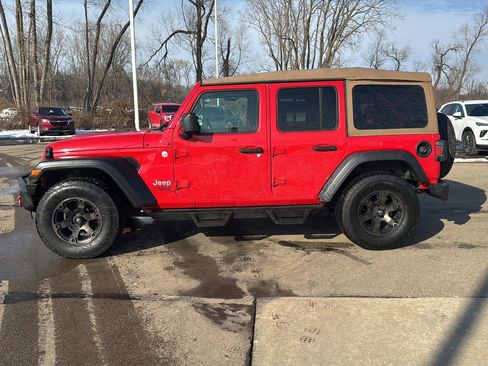 Used 2019 Jeep Wrangler Unlimited Sport S image 2