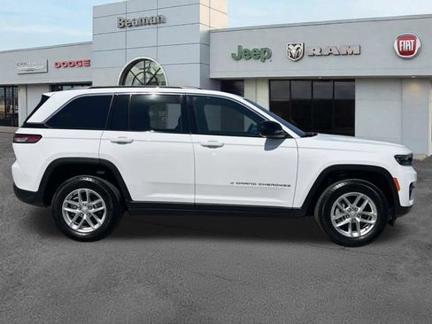Used 2025 Jeep Grand Cherokee Laredo X w/ Luxury Tech Group I RWD image 8