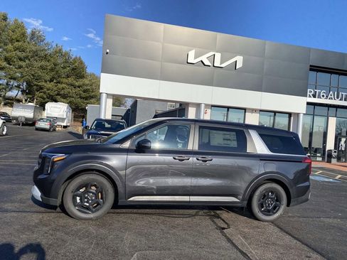 New 2026 Kia Carnival LX image 2