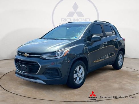 Used 2020 Chevrolet Trax LT w/ Sun & Sound Package AWD/4WD image 7