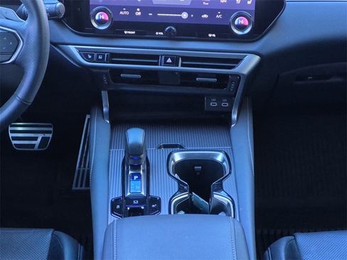 Used 2023 Lexus RX 500h F Sport image 10