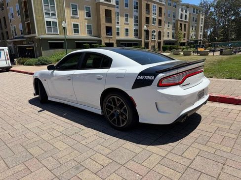 Used 2018 Dodge Charger R/T RWD image 5