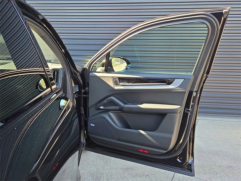 New 2026 Porsche Cayenne E-Hybrid image 20