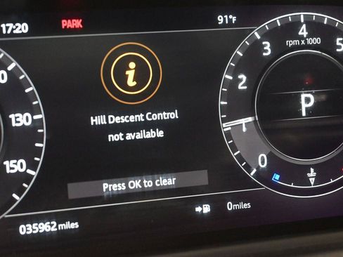 Used 2019 Land Rover Range Rover Velar R-Dynamic SE AWD/4WD image 3