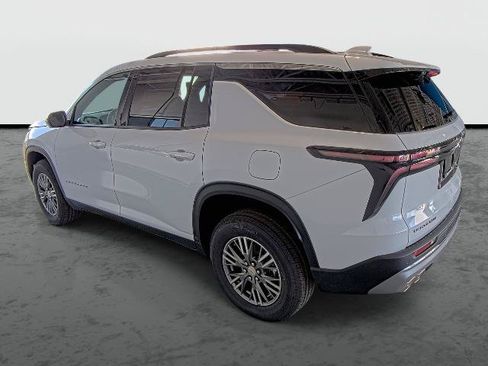 New 2027 Chevrolet Traverse LT w/ Driver Confidence Package FWD image 11