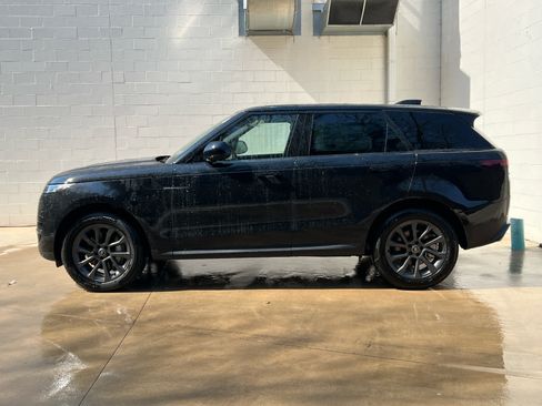 Used 2025 Land Rover Range Rover Sport AWD/4WD image 5