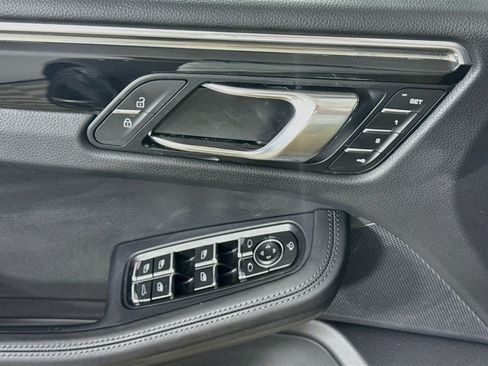 Certified 2026 Porsche Macan Turbo AWD/4WD image 11