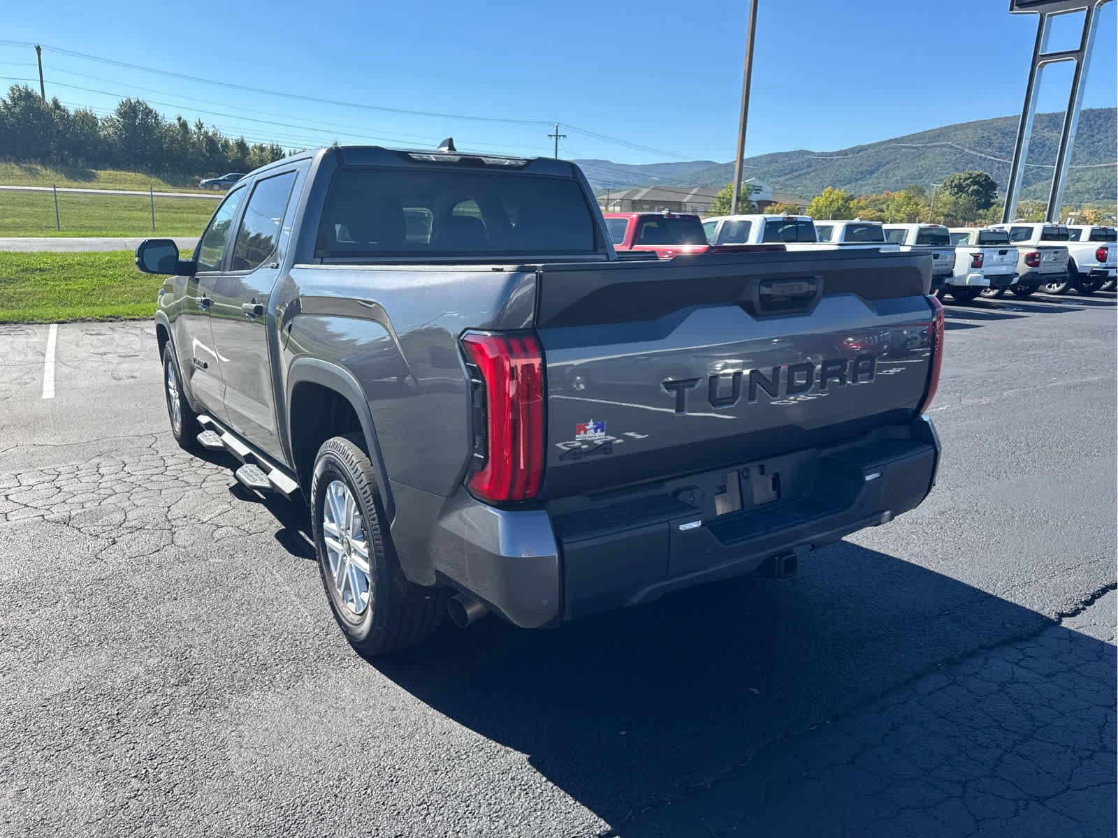 Used 2024 Toyota Tundra SR5 w/ SR5 Convenience Package AWD/4WD image 29