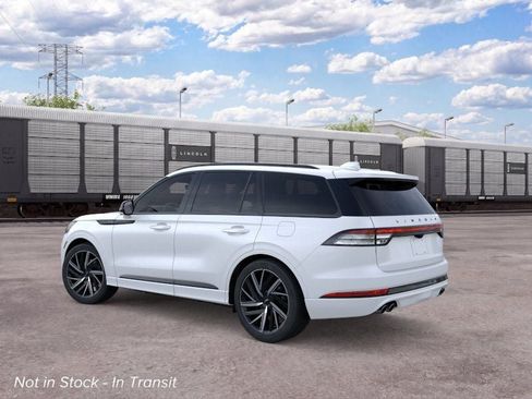 New 2026 Lincoln Aviator Black Label w/ Jet Appearance Package AWD/4WD image 4