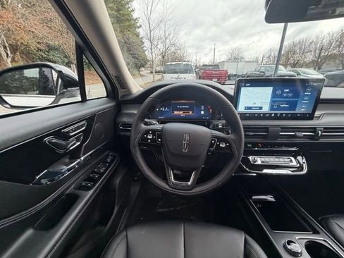 New 2026 Lincoln Corsair Premiere image 9