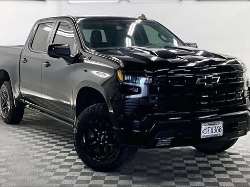 Used 2022 Chevrolet Silverado 1500 LT Trail Boss w/ LT Trail Boss Premium Package AWD/4WD image 11