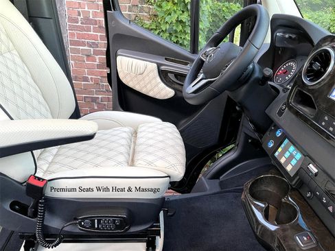 Used 2022 Mercedes-Benz Sprinter 3500 image 24