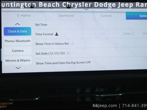 Used 2024 Jeep Wrangler Unlimited Sahara image 27