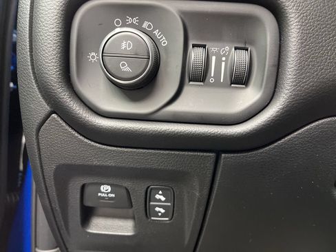 New 2026 RAM 1500 Big Horn AWD/4WD image 11