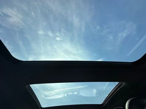 Used 2025 Mercedes-Benz C 300 4MATIC Sedan image 15