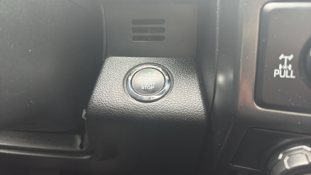 Used 2018 Ford F150 Lariat w/ Equipment Group 502A Luxury AWD/4WD image 28