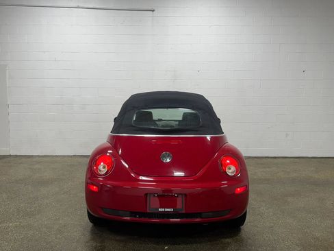 Used 2009 Volkswagen Beetle Convertible FWD image 4