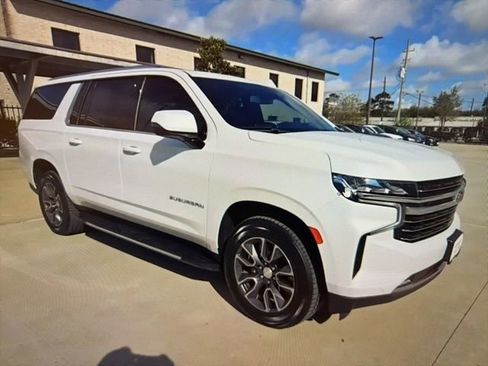 Used 2021 Chevrolet Suburban LT w/ LT Signature Package RWD image 1