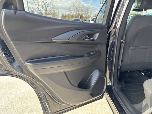 Used 2024 Chevrolet TrailBlazer LS w/ LS Convenience Package FWD image 21
