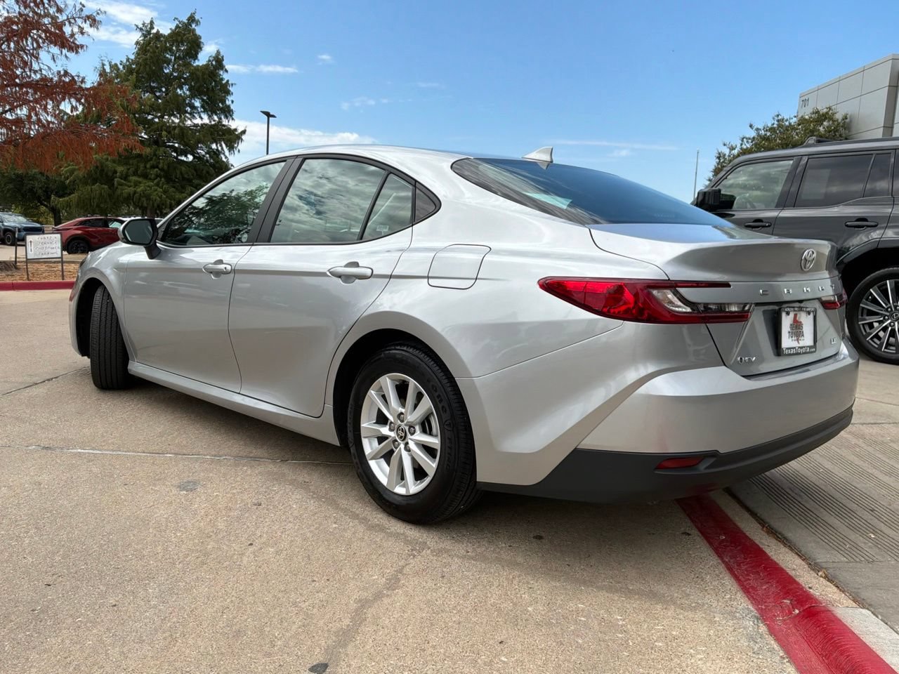 Used 2026 Toyota Camry LE FWD image 8