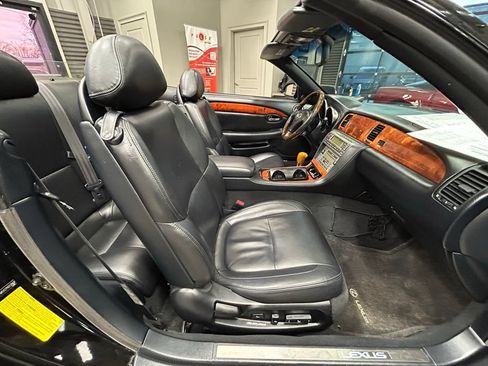 Used 2007 Lexus SC 430 Convertible RWD image 37