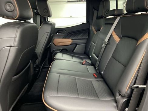 Certified 2025 GMC Canyon AT4 w/ AT4 Premium Package AWD/4WD image 25