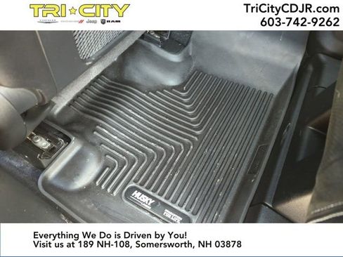 Used 2021 Dodge Durango SRT Hellcat w/ Technology Group image 31