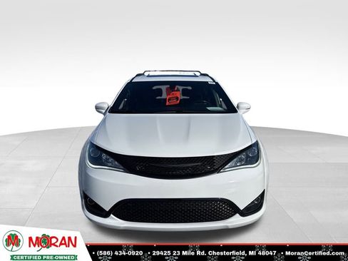 Used 2020 Chrysler Pacifica Limited w/ S Appearance Package image 8
