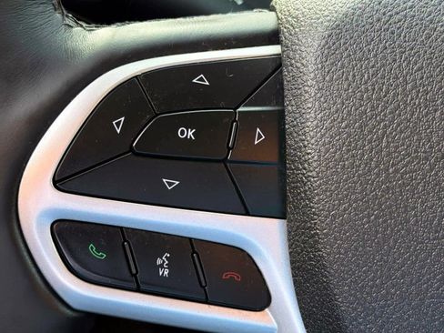 Used 2017 Jeep Cherokee Trailhawk AWD/4WD image 20