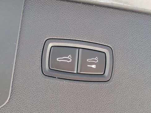 Certified 2023 Porsche Cayenne AWD/4WD image 18
