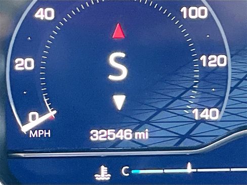 Used 2024 GMC Sierra 1500 AT4 w/ Technology Package image 11