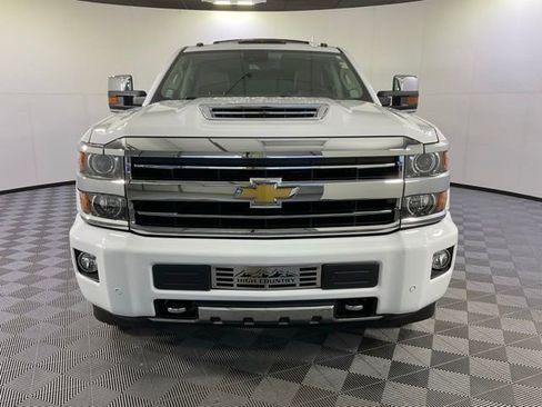 Used 2019 Chevrolet Silverado 2500 High Country w/ Duramax Plus Package image 2