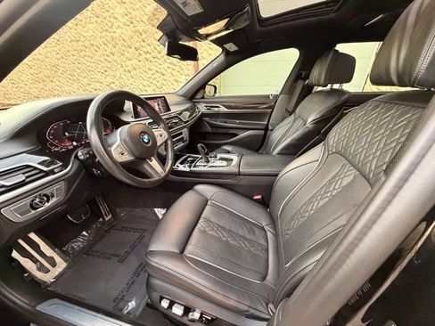 Used 2021 BMW 750i xDrive w/ Executive Package image 23