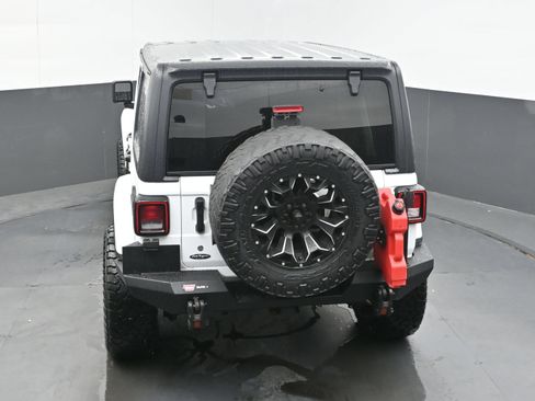 Used 2018 Jeep Wrangler Unlimited Sahara w/ Dual Top Group AWD/4WD image 37
