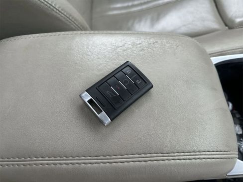 Used 2010 Cadillac SRX Luxury image 33