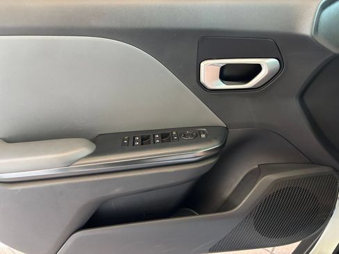 Used 2025 Kia K4 FWD image 18