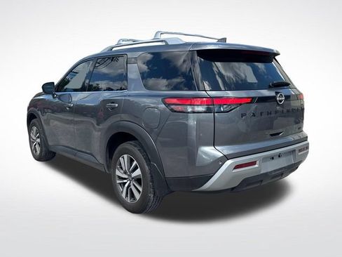 Used 2023 Nissan Pathfinder SL w/ Lighting Package (N92) FWD image 3