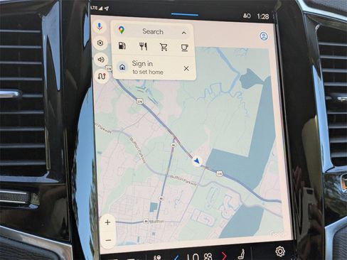 Certified 2025 Volvo XC90 B6 Plus image 24